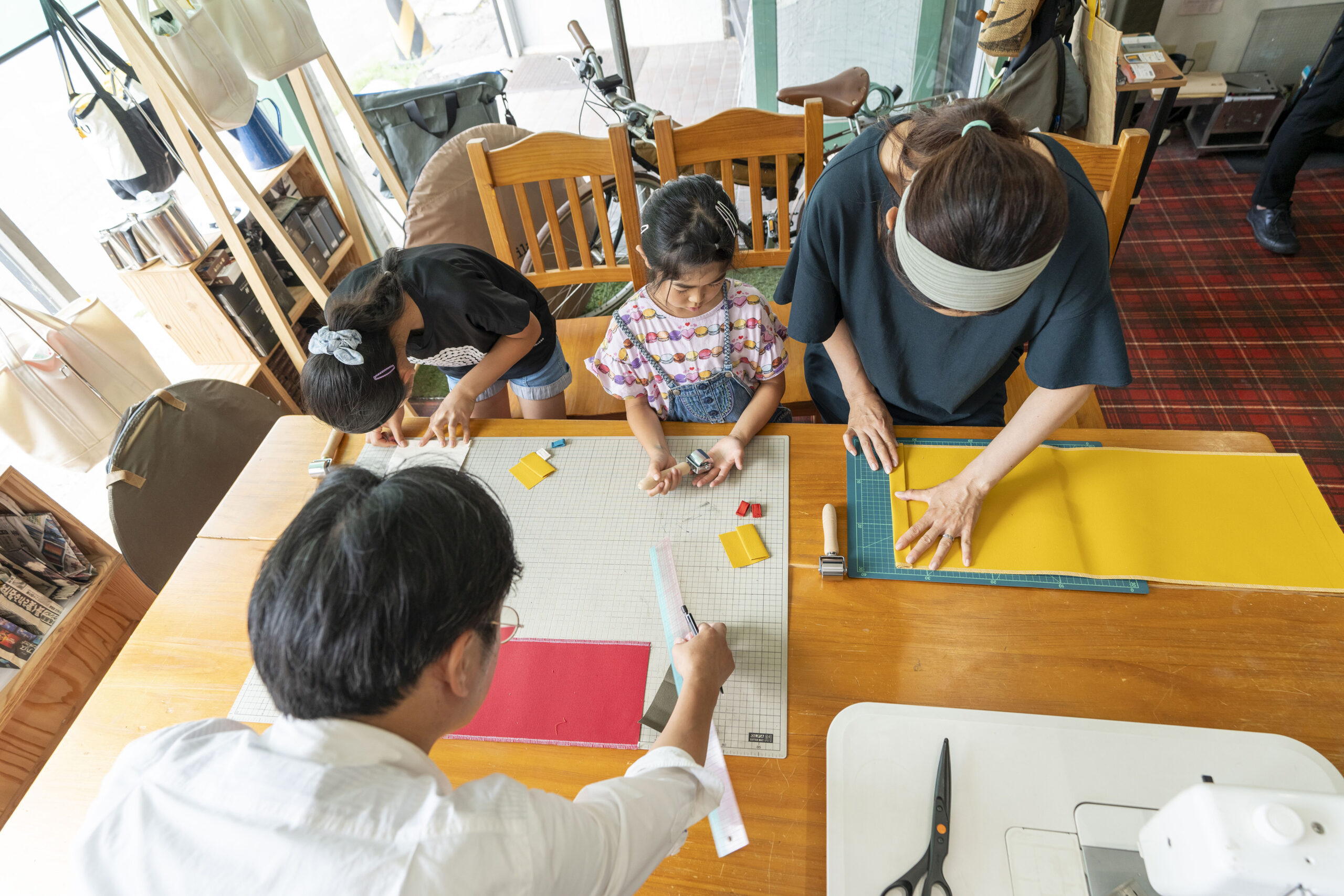 【Asahikawa Craft Experience】Original sake bottle bag making experience using canvas