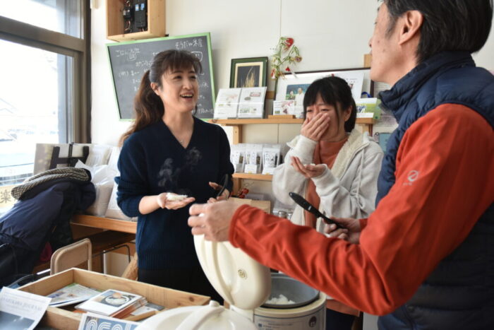 【Asahikawa Uemori Rice Grain Store】Ask Asahikawa’s rice meister! Tasting  making rice bag eco-bags