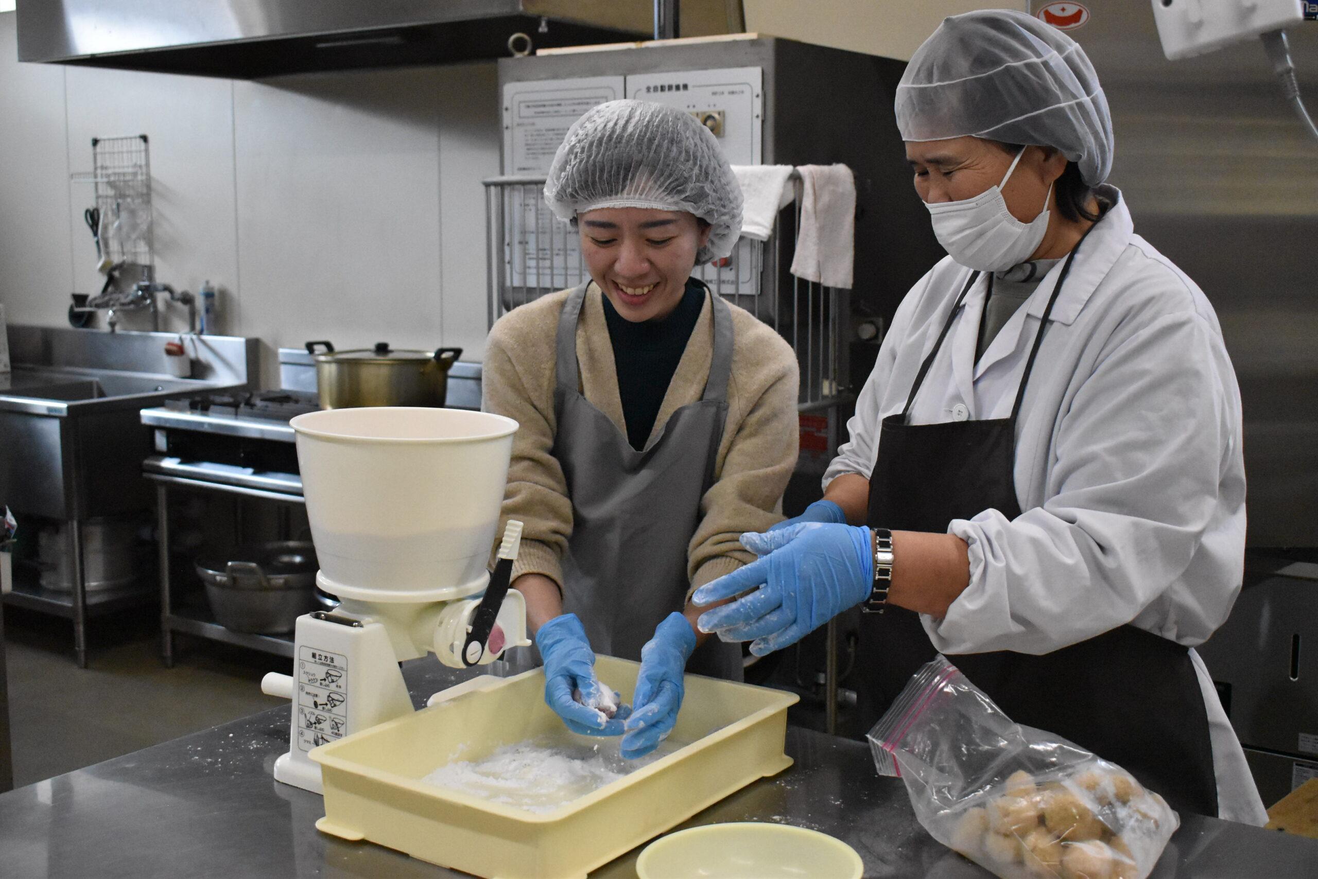 【Kamikawa Town/Japanese confectionery making】Experience making rice balls and daifuku at Mochigo and Mom