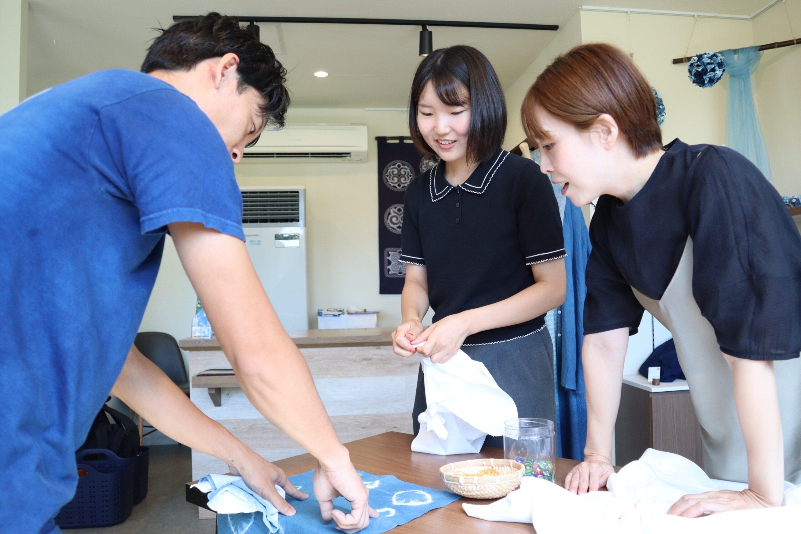 【Biei Town, Indigo Dyeing Experience】At “Indigo Dyeing Yui no Mori”, make a world-class original T-shirt