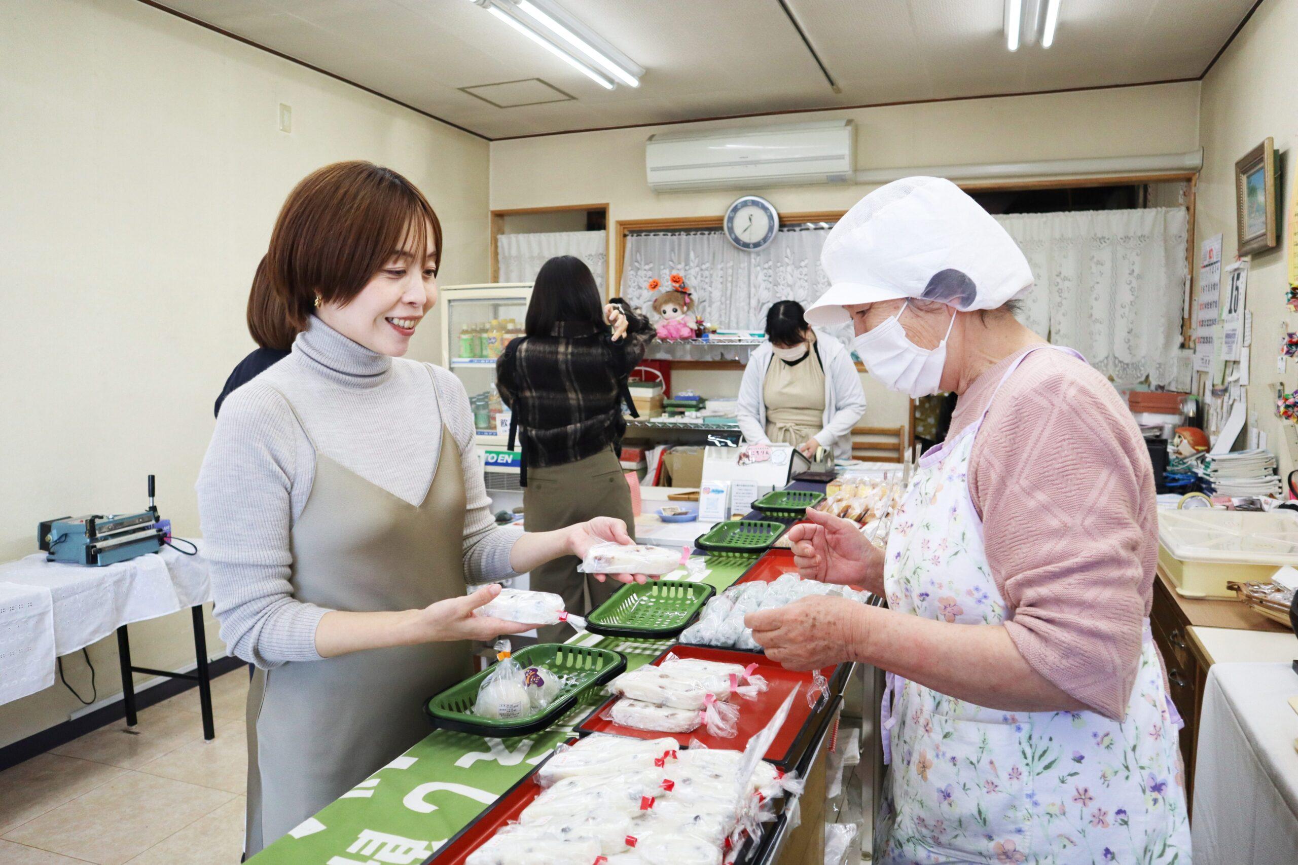 【Asahikawa Japanese confectionery making】Experience making dorayaki at the long-established confectionery shop “Nichirin”