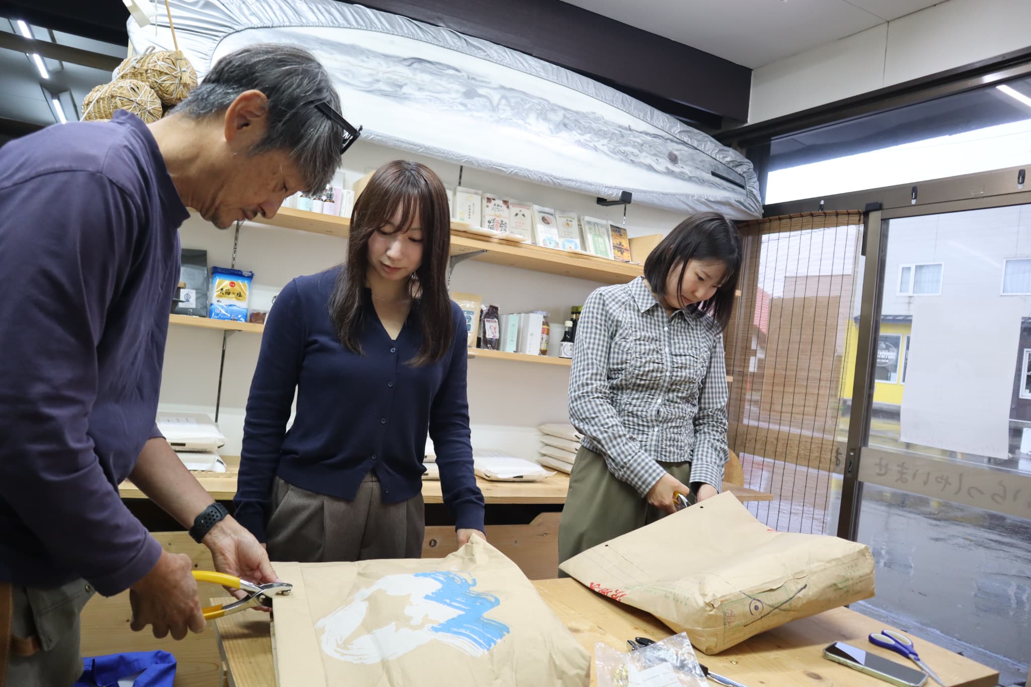 【旭川・上森米穀店】米袋でエコバッグ作り体験