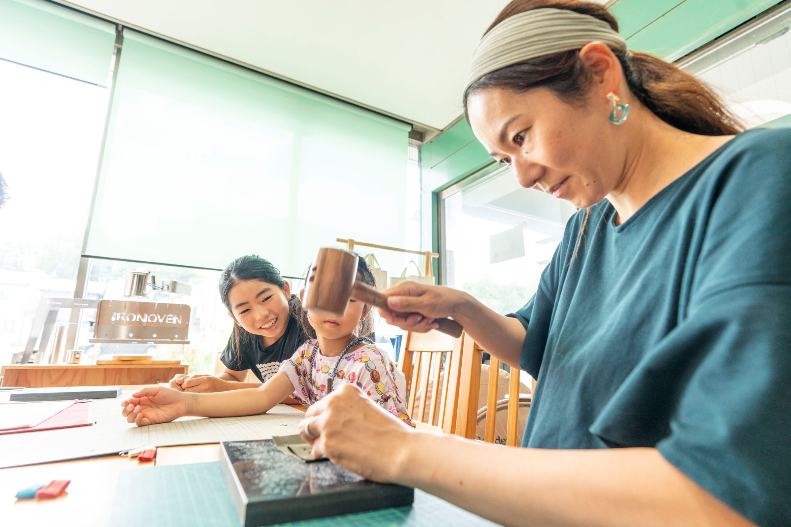 【Asahikawa Craft Experience】Original sake bottle bag making experience using canvas