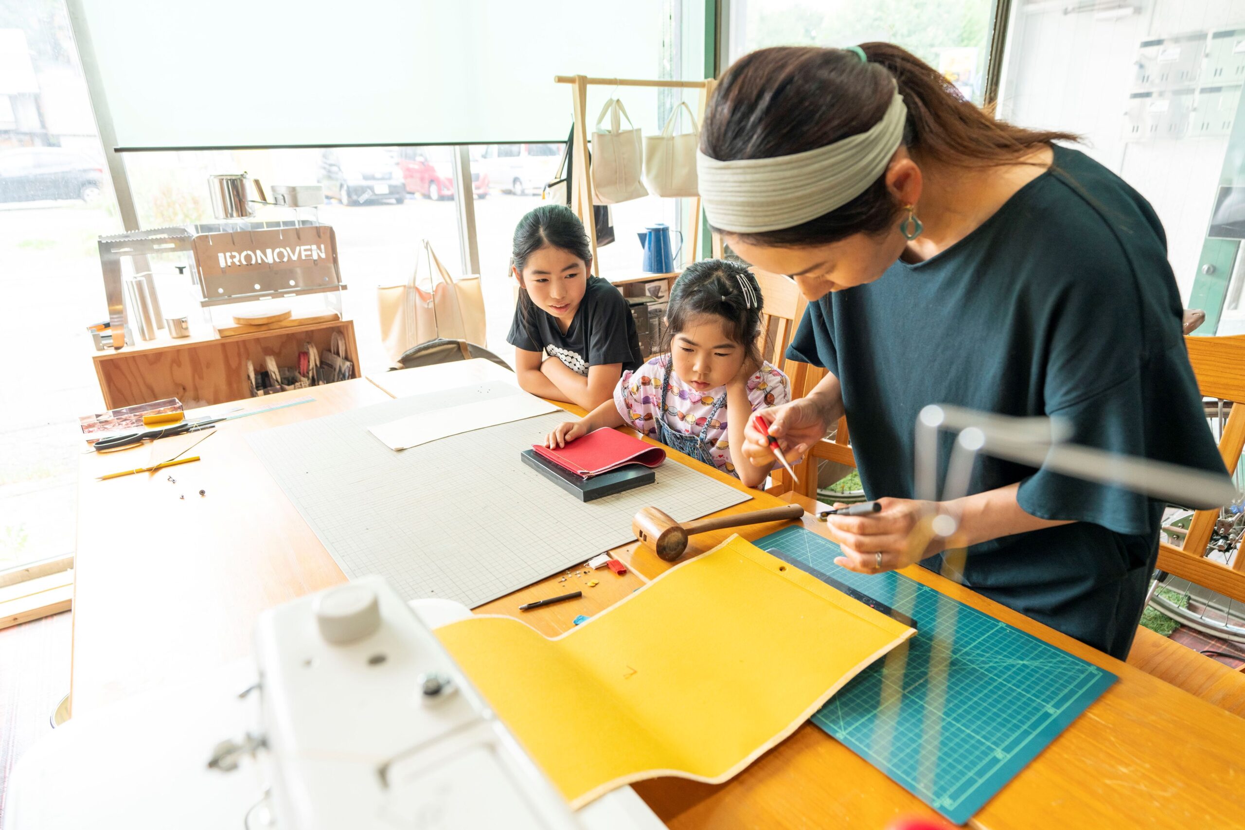 【Asahikawa Craft Experience】Original sake bottle bag making experience using canvas