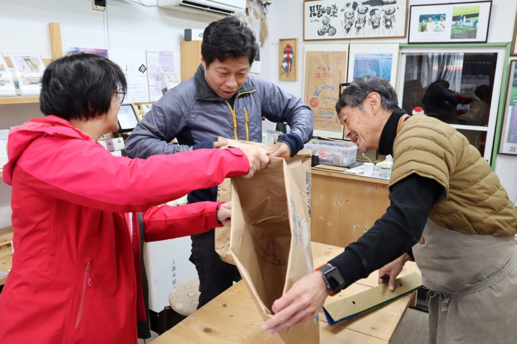【旭川・上森米穀店】米袋でエコバッグ作り体験