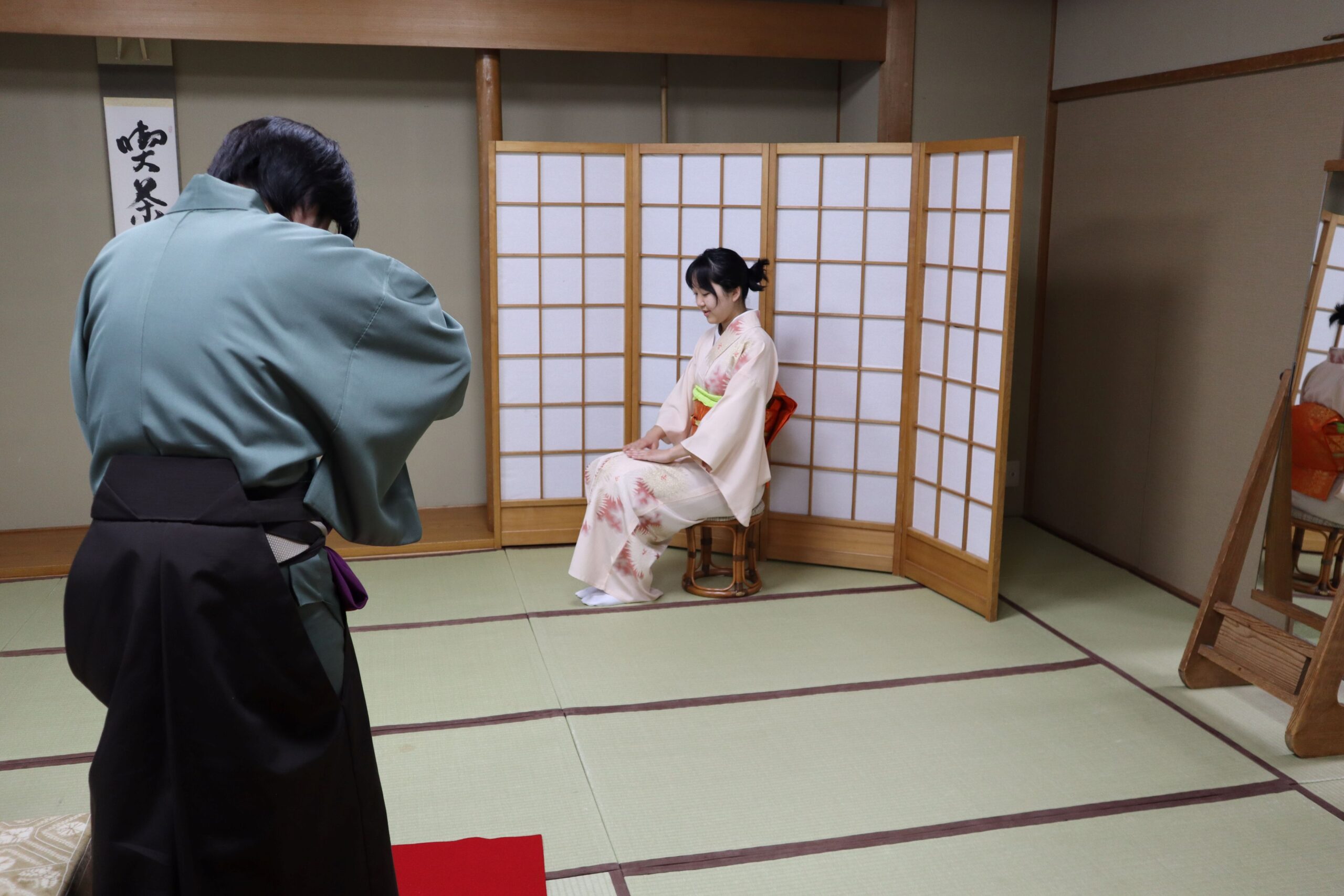 【Asahikawa Shopping Park】Dressing  tea ceremony experience at a Meguro kimono store that has been in business for over 100 years