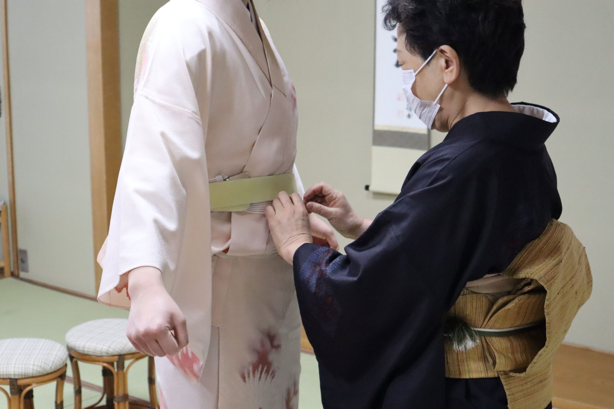 【Asahikawa Shopping Park】Dressing  tea ceremony experience at a Meguro kimono store that has been in business for over 100 years