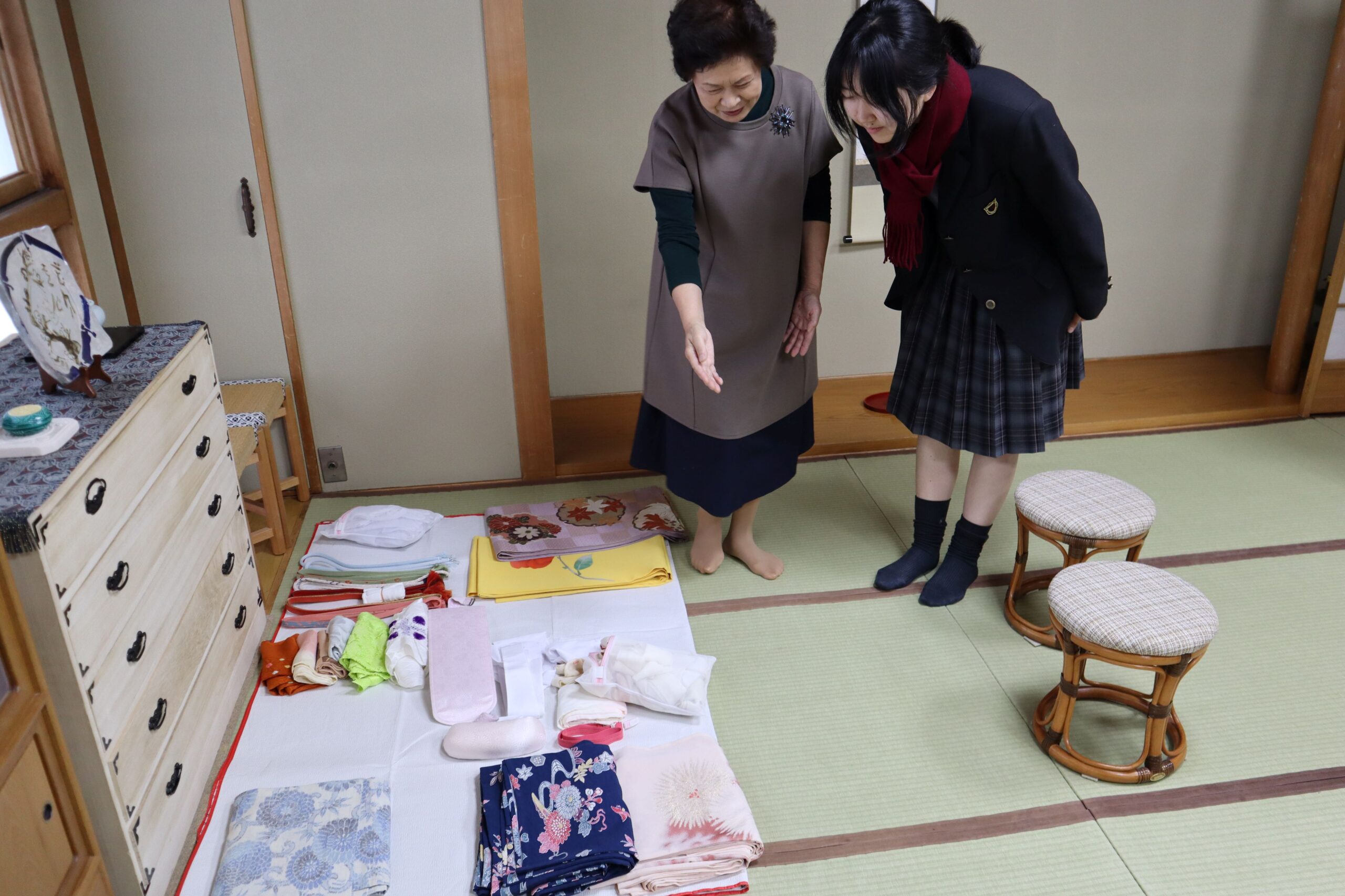 【Asahikawa Shopping Park】Dressing  tea ceremony experience at a Meguro kimono store that has been in business for over 100 years