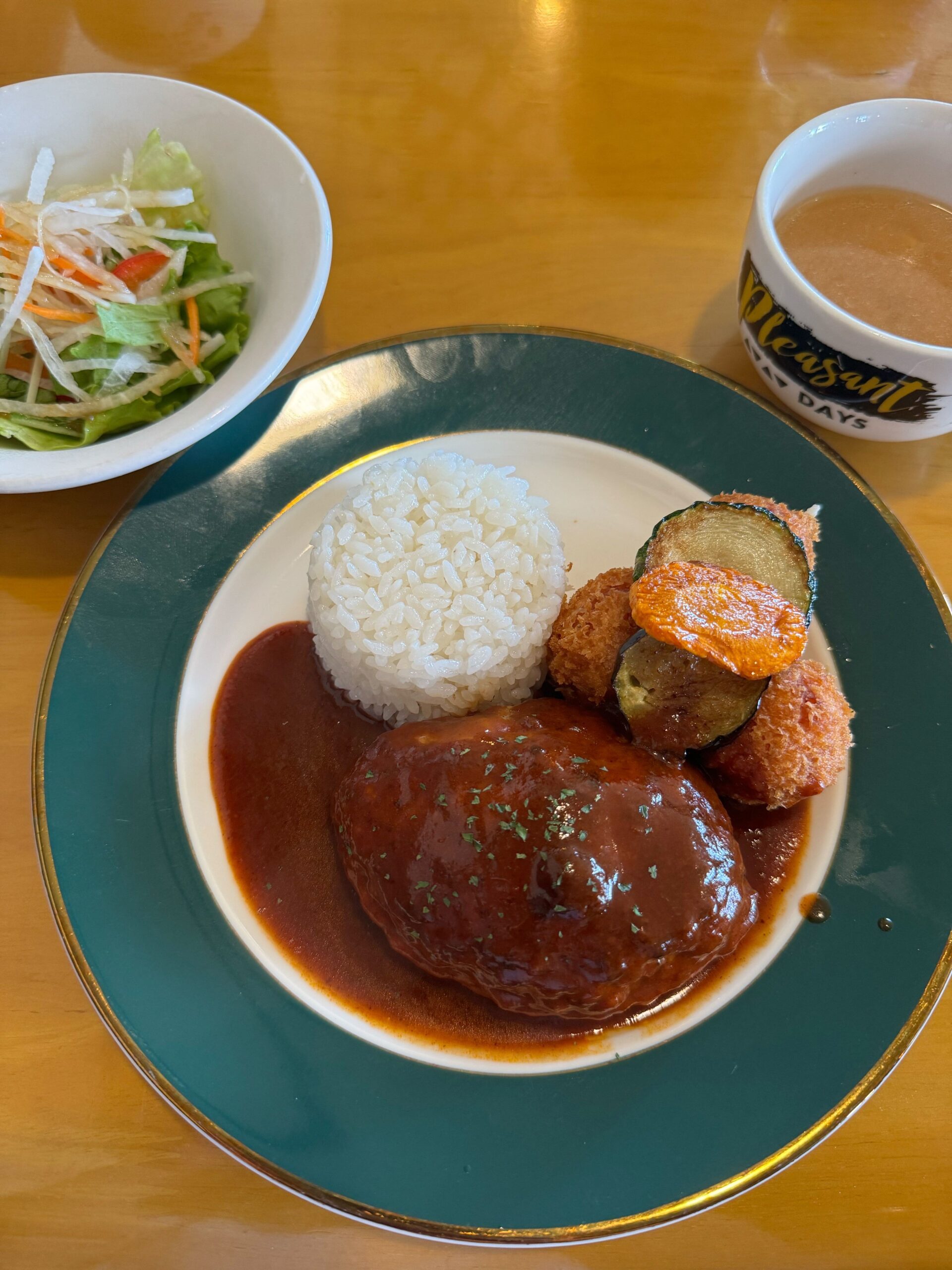 洋食屋　くぅふく倉庫