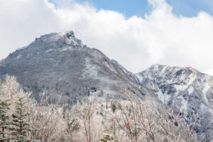 Enjoy nature Sounkyo and Kurodake in winter