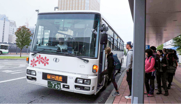支払いは降車時、整理券と一緒に券を渡す