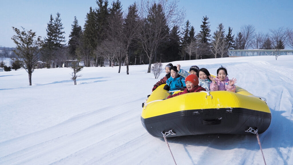 雪遊びのテーマパーク「ウパシの森」2026年の注目ポイント！ 広大な雪原で楽しむ必体験アクティビティ