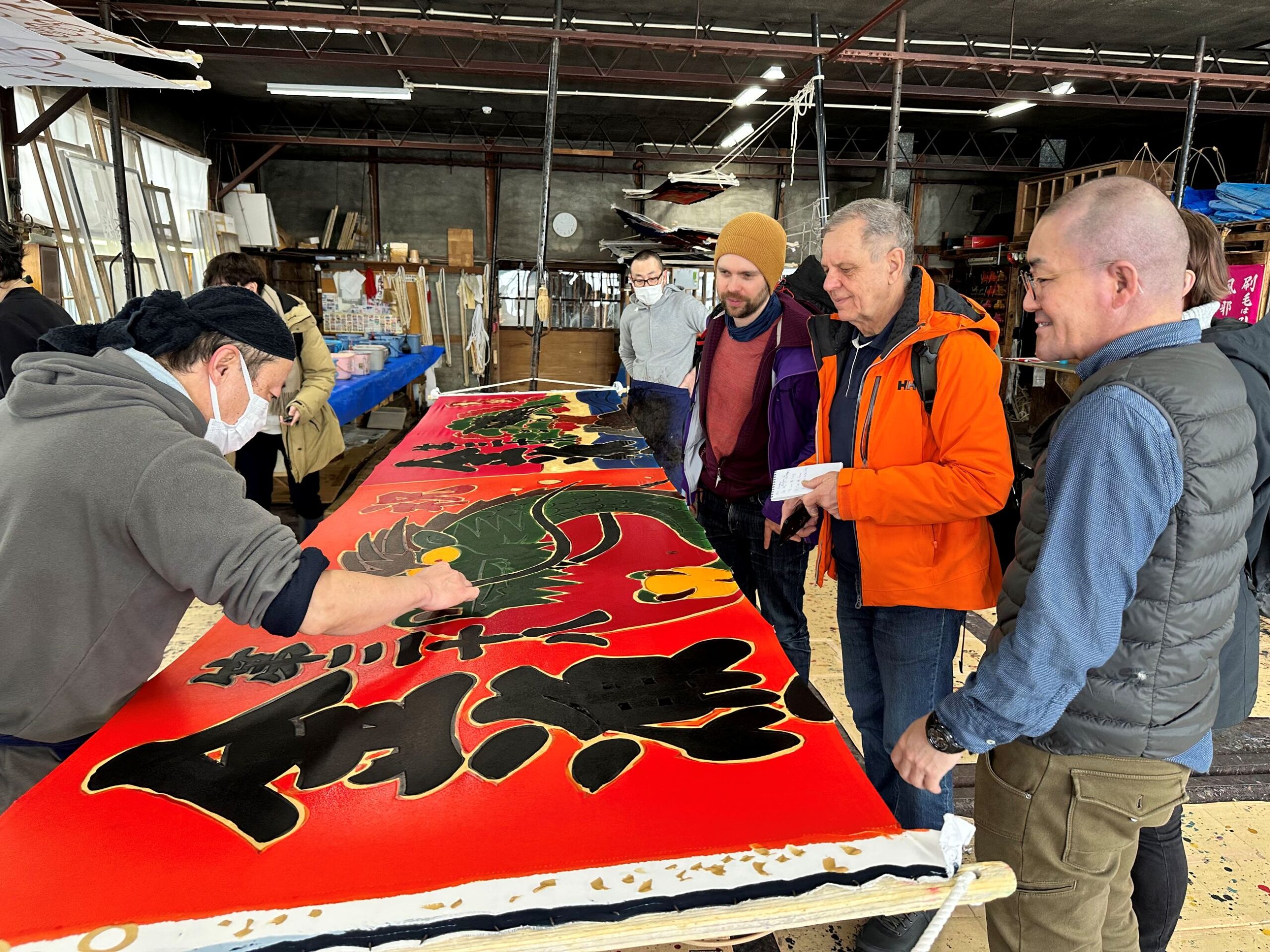 【Asahikawa】Brush-dyeing experience at a traditional dyeing factory