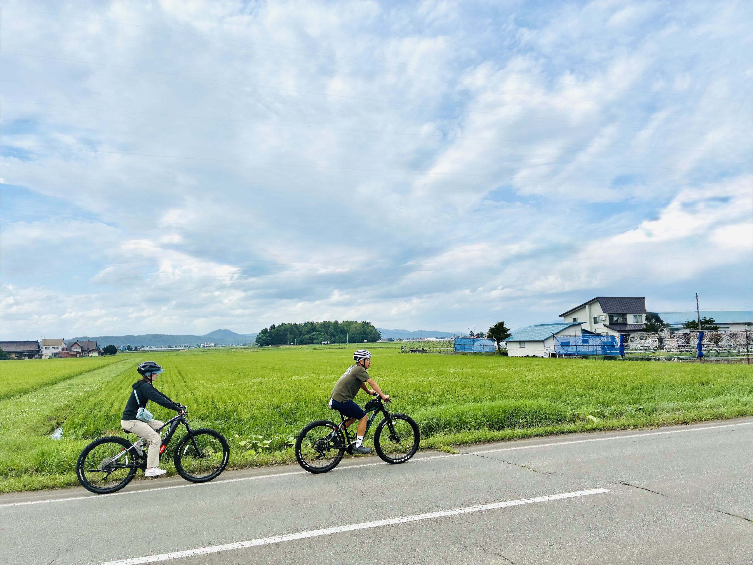 【8月11日限定!JR旭川駅発】風を感じる田園サイクリング＆最高級「でんすけすいか」農園訪問ツアー】