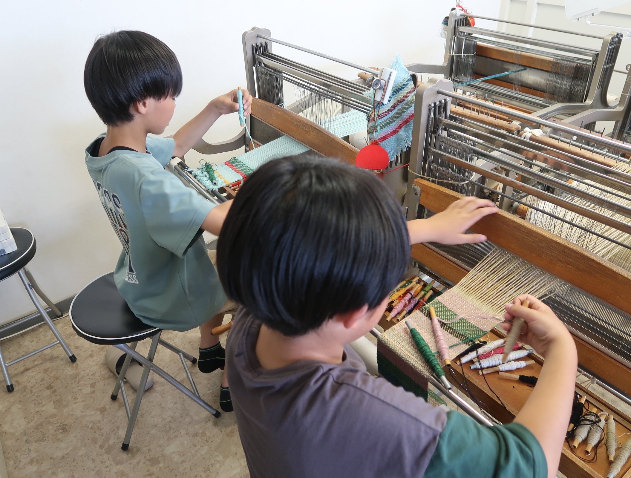 【旭川・クラフト体験】北海道の染物工芸「優佳良織」の手紡ぎ糸で作る！花瓶敷製作体験